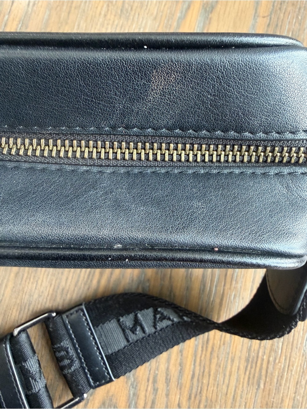Marc Jacobs Black Leather Logo crossbody Bag - Picture 7 of 11
